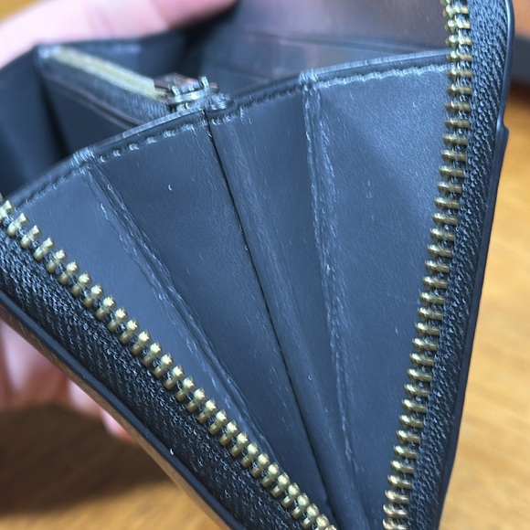 *HTF Color Combination* COACH Accordion Varsity Zip-Around Wallet - Picture 16 of 16